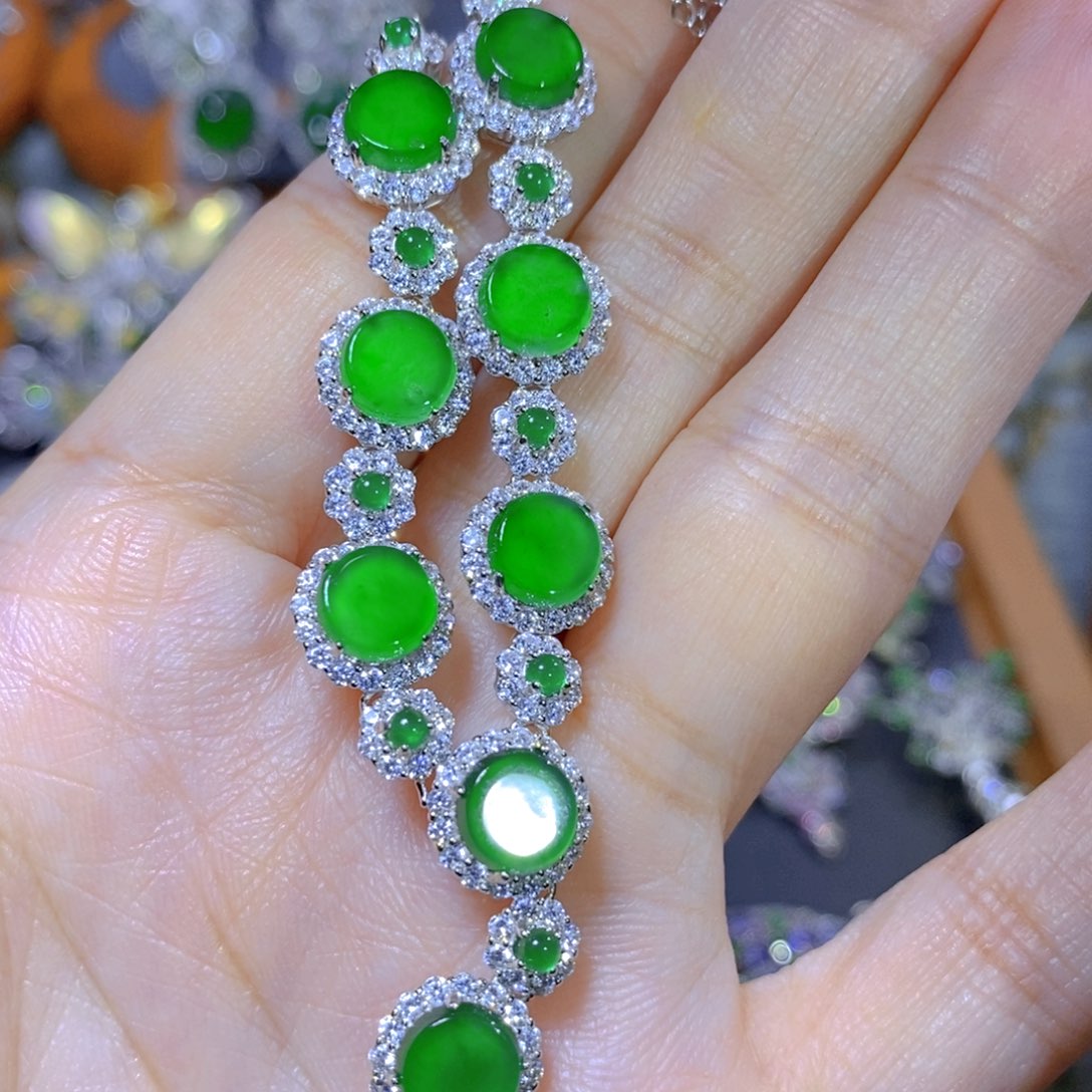 翡翠颈饰银S925镶嵌天然翡翠