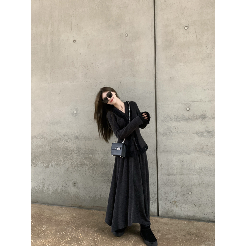 小君君布兰妮 Uma调复古慵懒毛圈流苏针织上衣半裙套装女秋冬新款