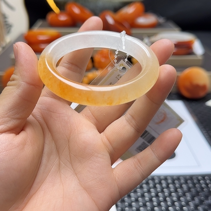 石英质玉（黄龙玉）未镶嵌手镯（****…