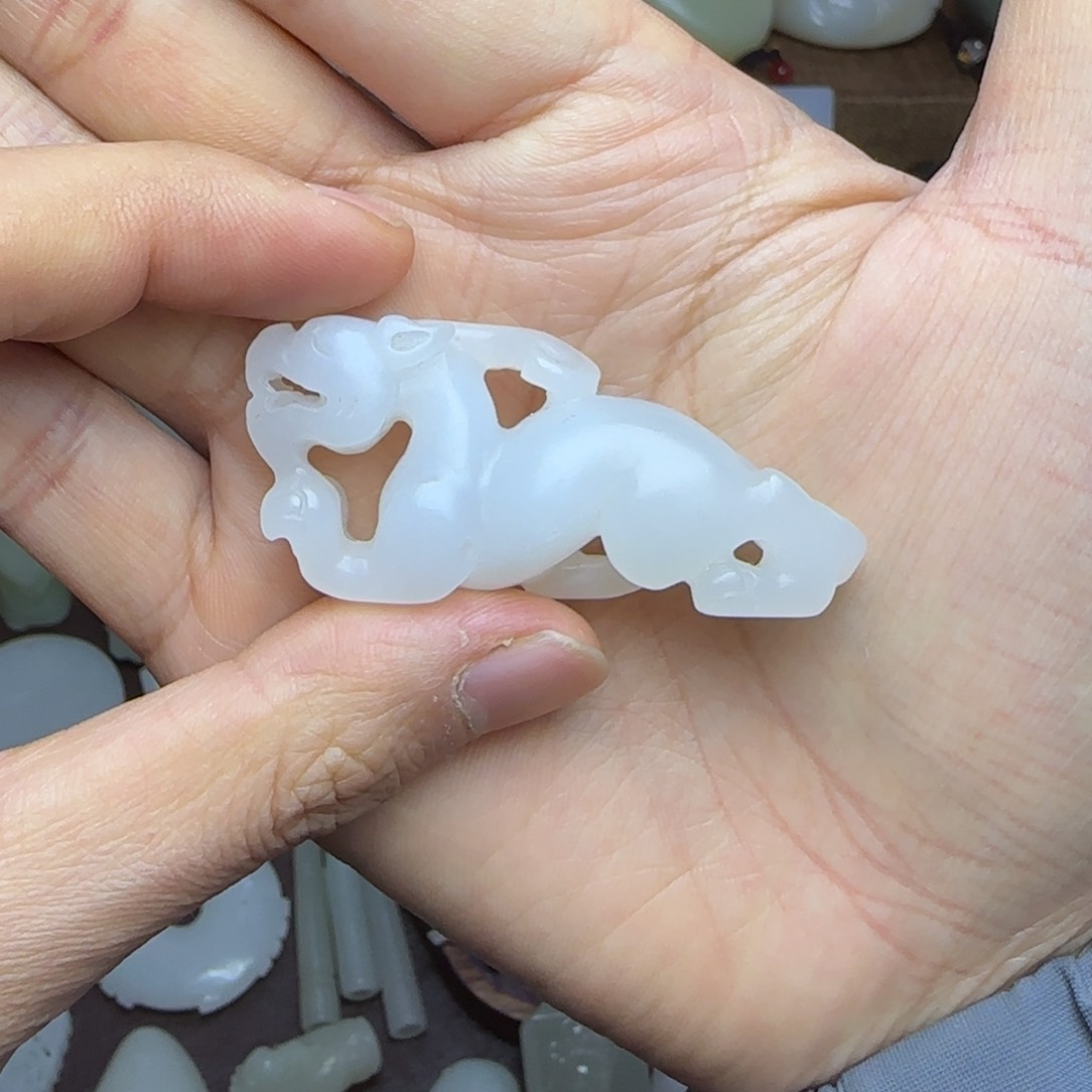 和田玉挂件未镶嵌貔貅