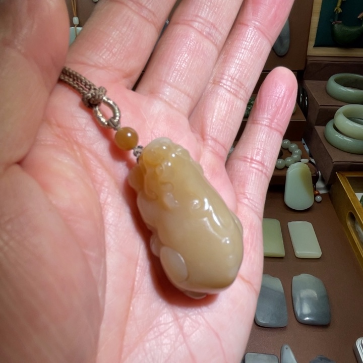 和田玉未镶嵌颈饰