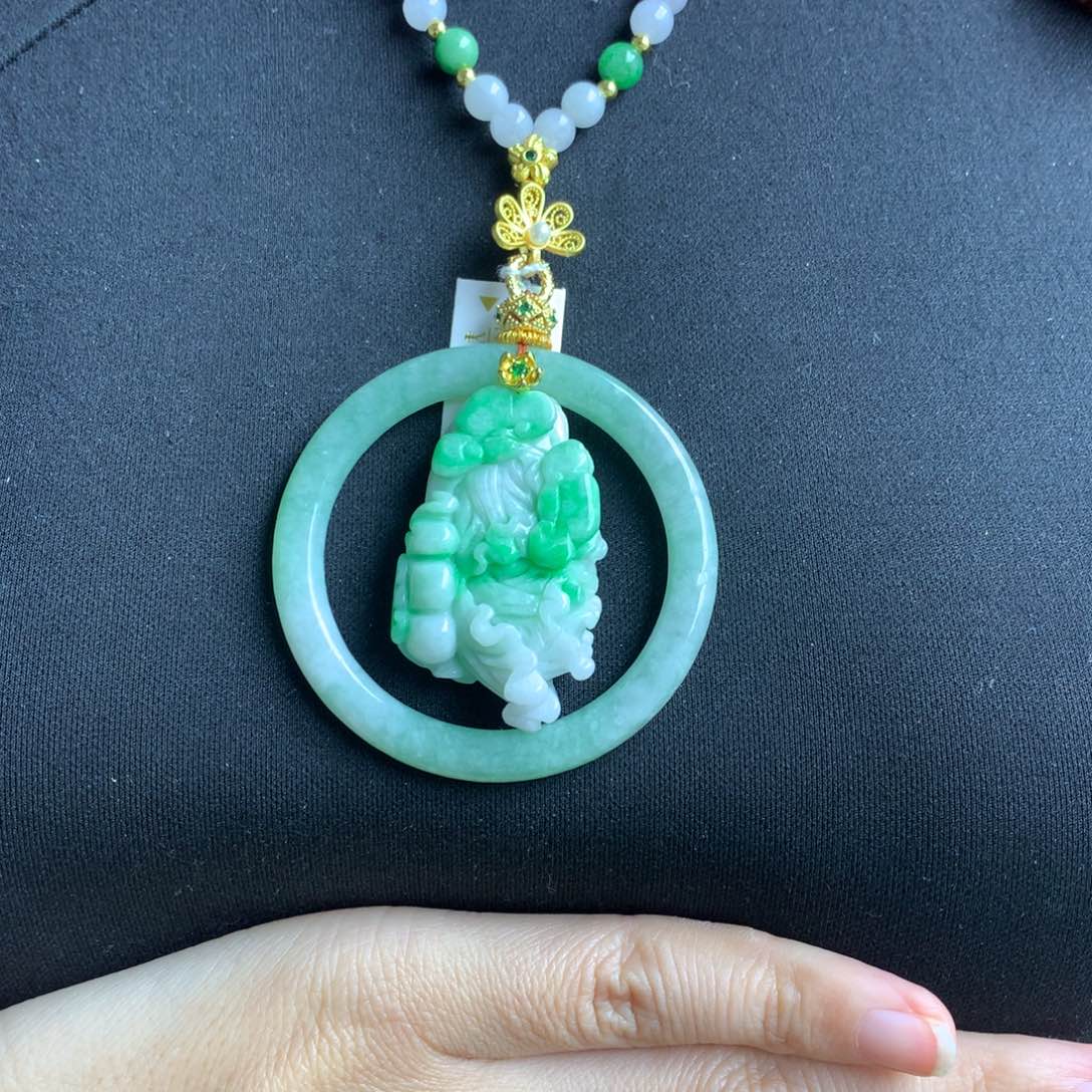 翡翠颈饰未镶嵌翡翠