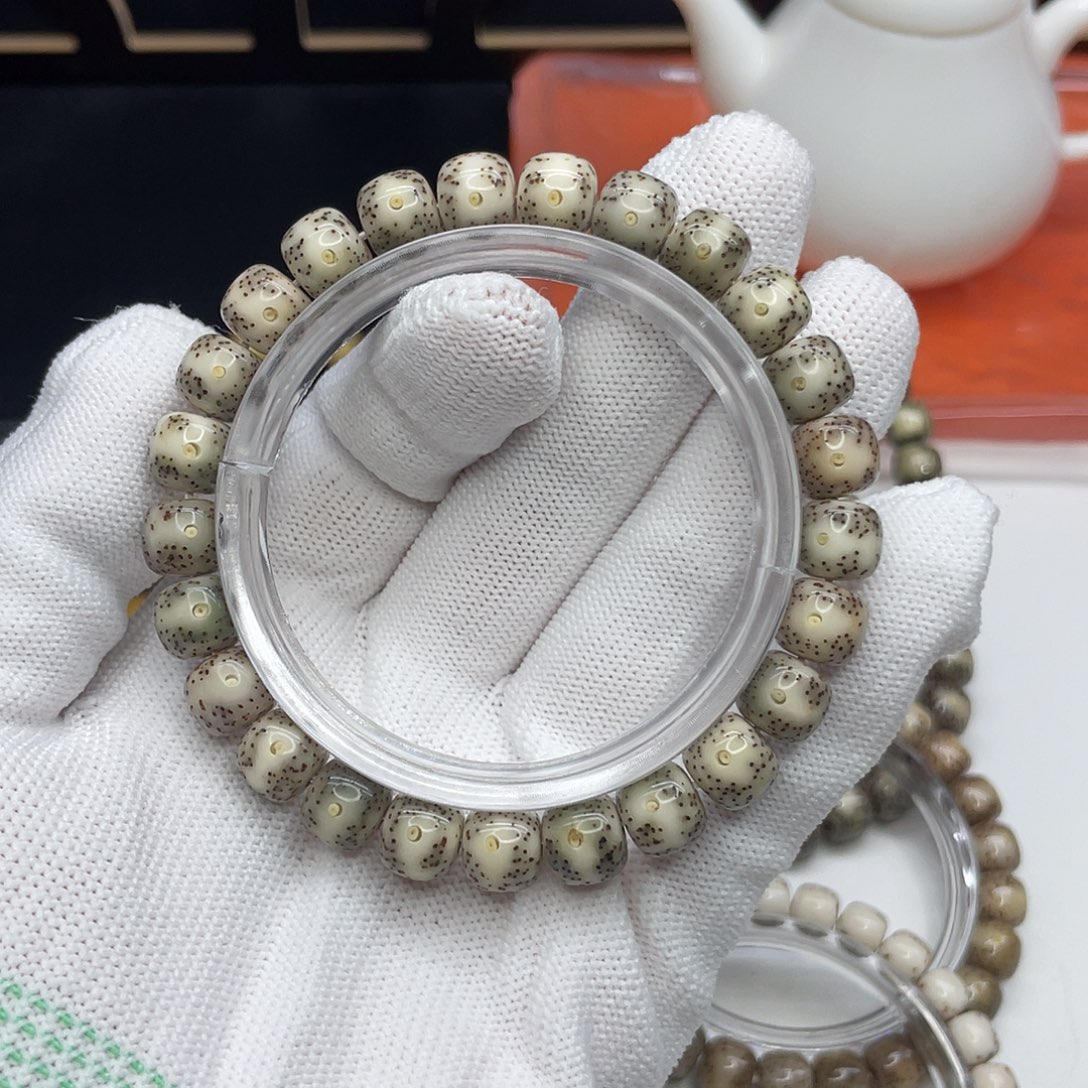 星月菩提吊坠01。9/8灰冰