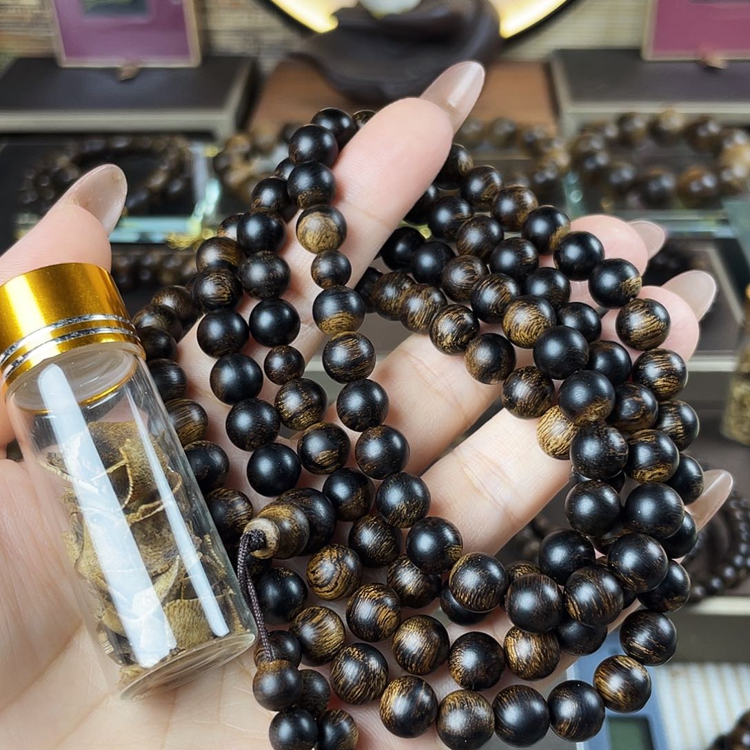 2***8沉香碎屑沉香越南芽庄老白棋玉化老料瘤疤虎斑0.8×108