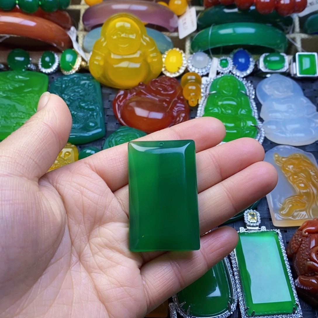 易***之玛瑙/玉髓未镶嵌颈饰