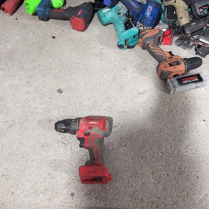 手电钻二手裸机一台