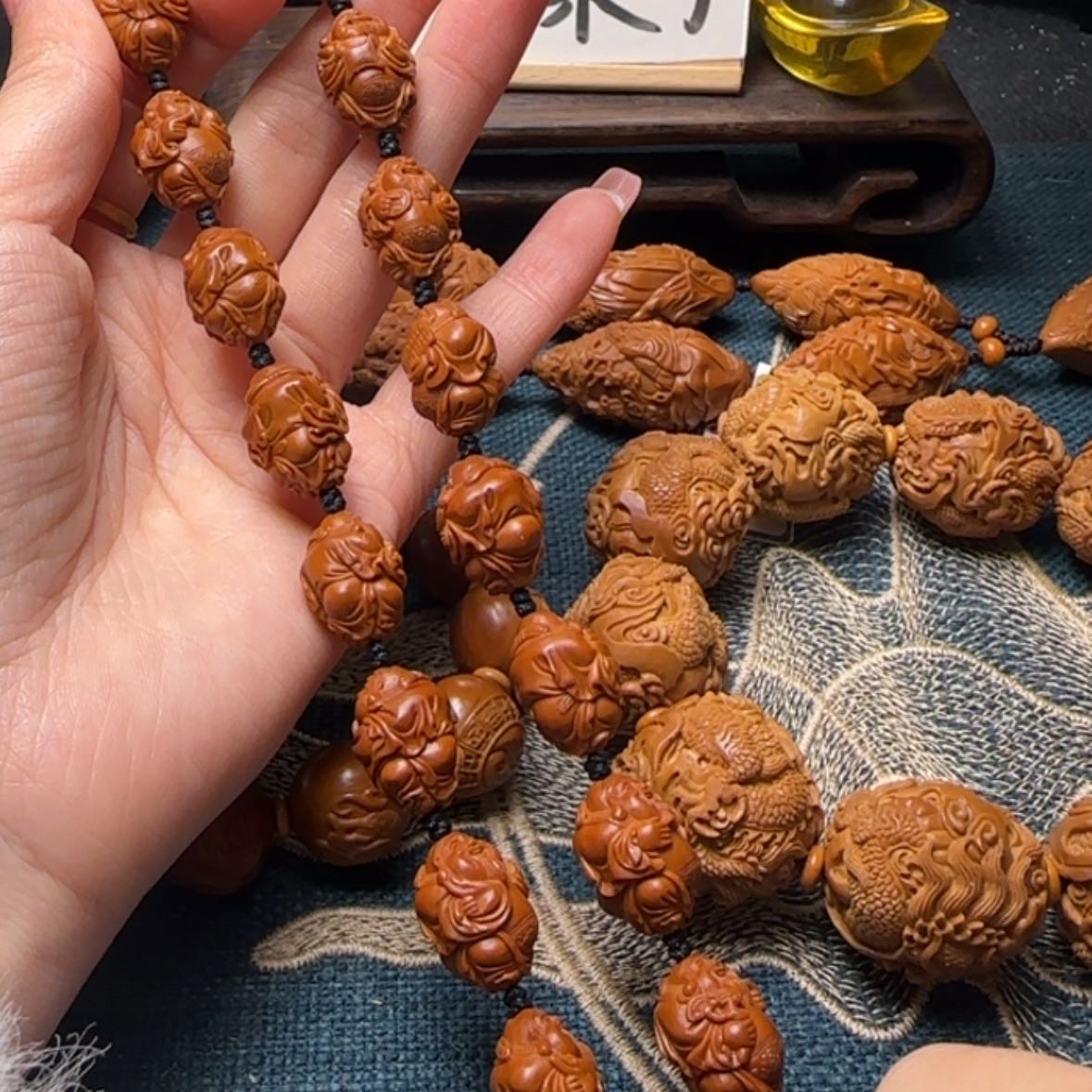 【闪购商品】橄榄核手串立雕小籽财神