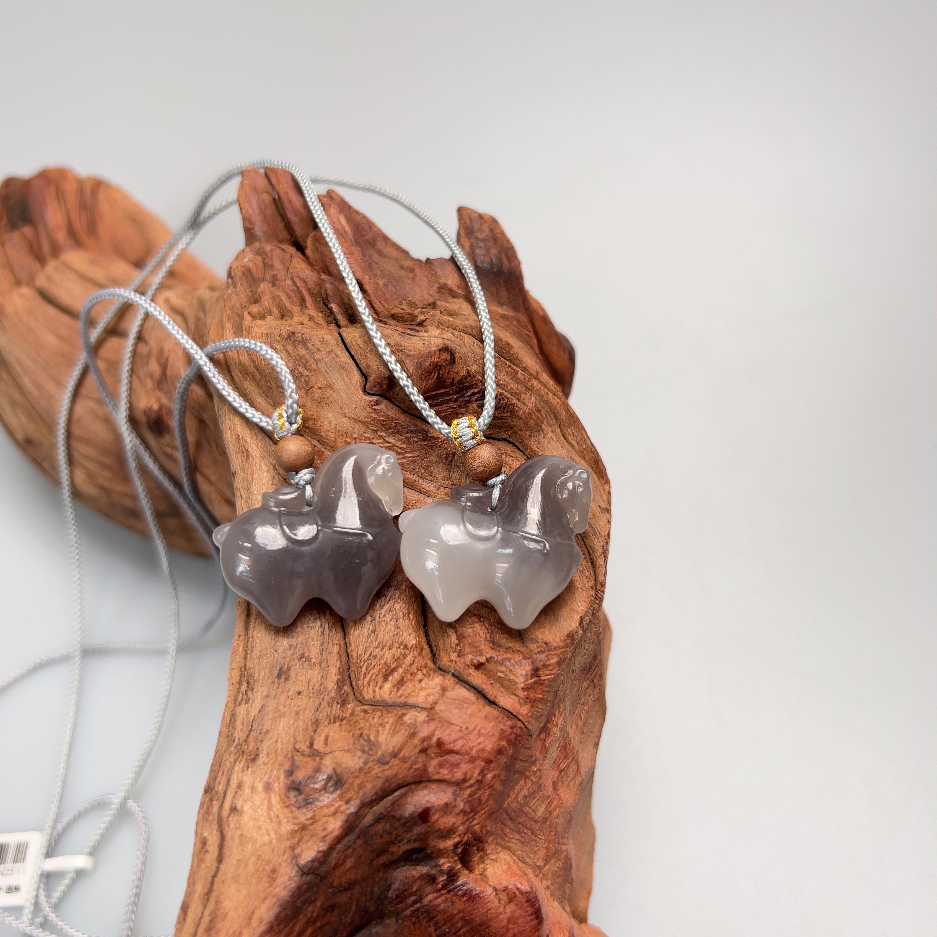 精品级双色和田玉马上有钱吊坠（多样性发一）