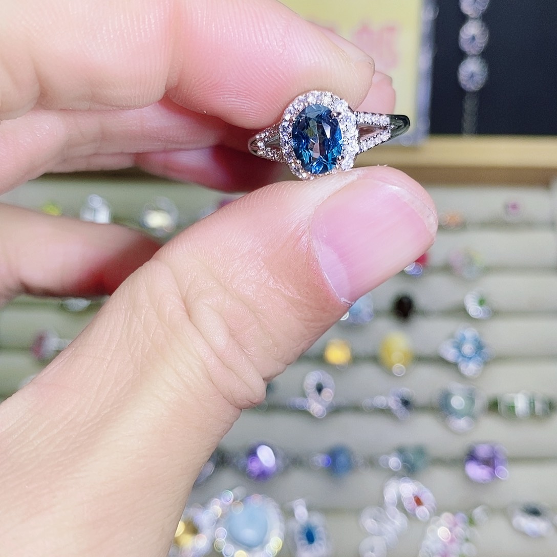 未镶嵌戒指托帕石