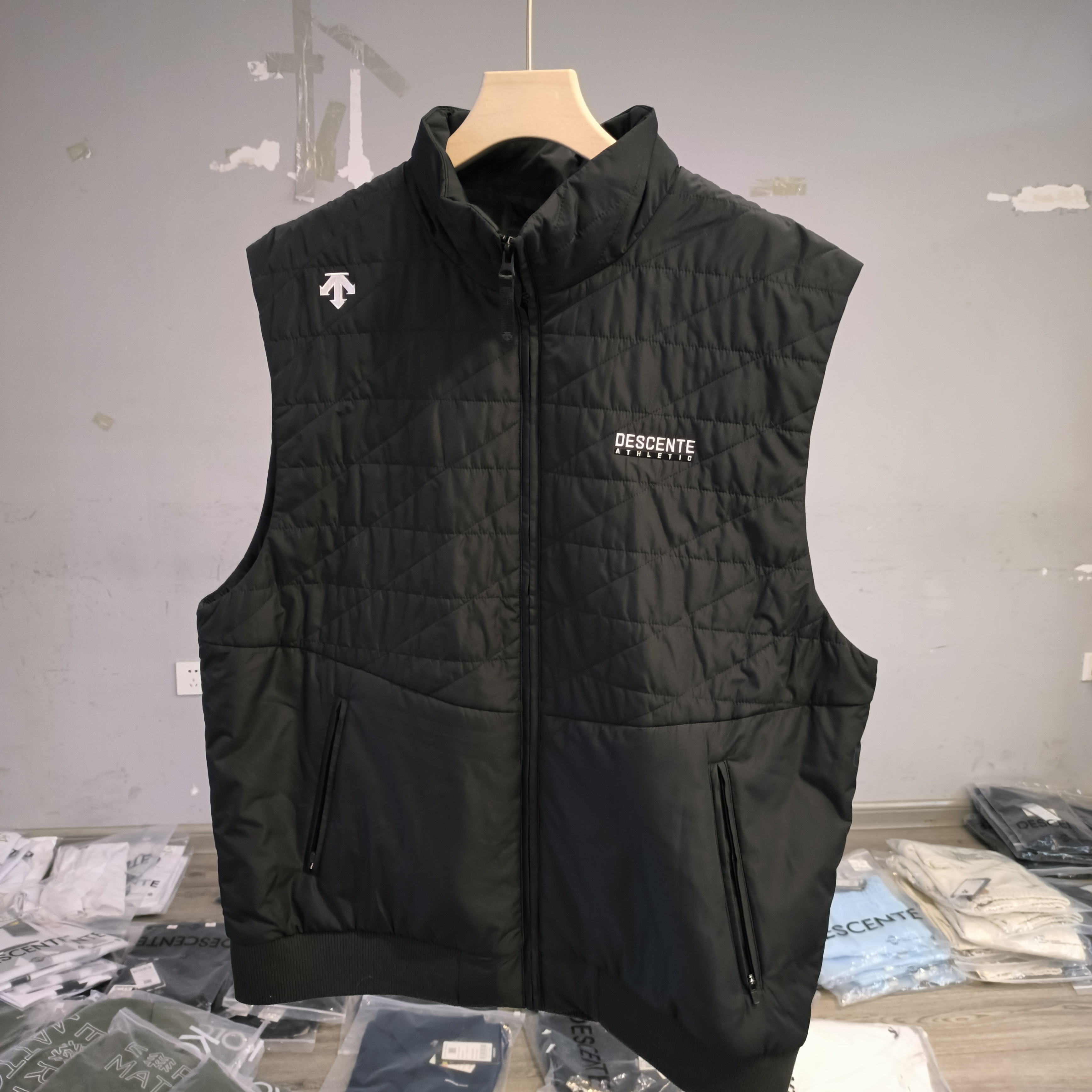 迪桑特DESCENTE黑色马甲TVE12