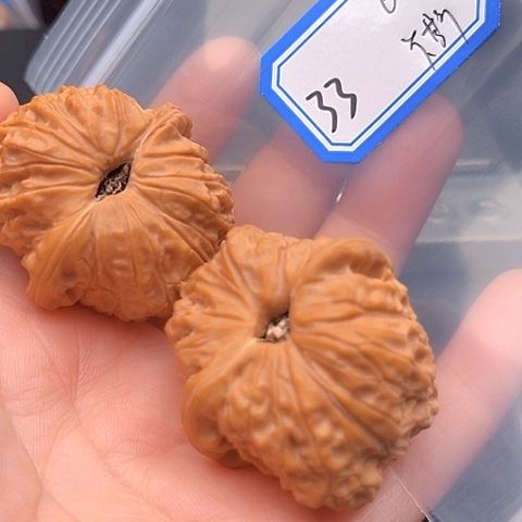 文玩核桃吊坠卡****血麒麟