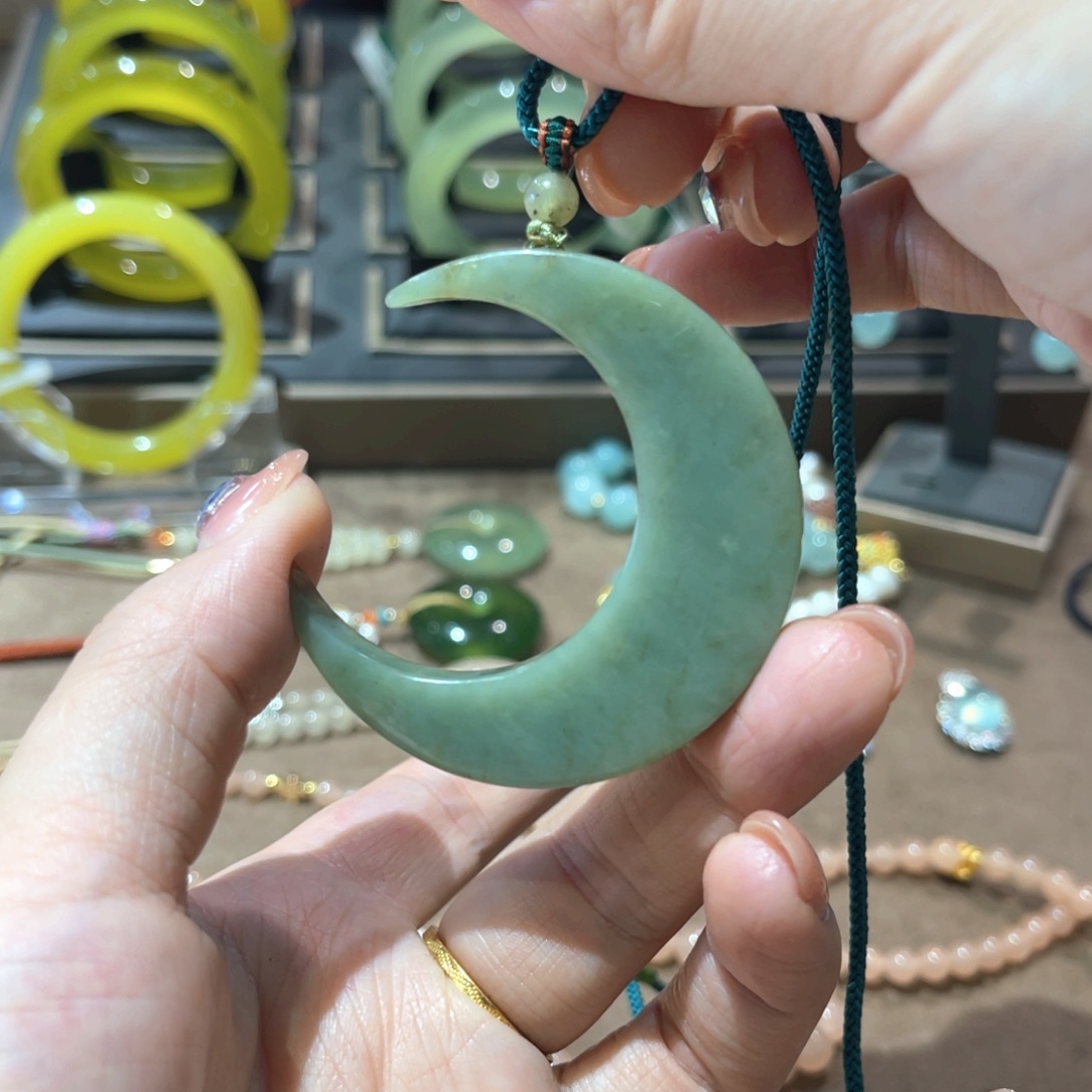 岫玉手镯未镶嵌手镯