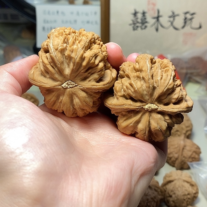 文玩核桃吊坠48粗筋