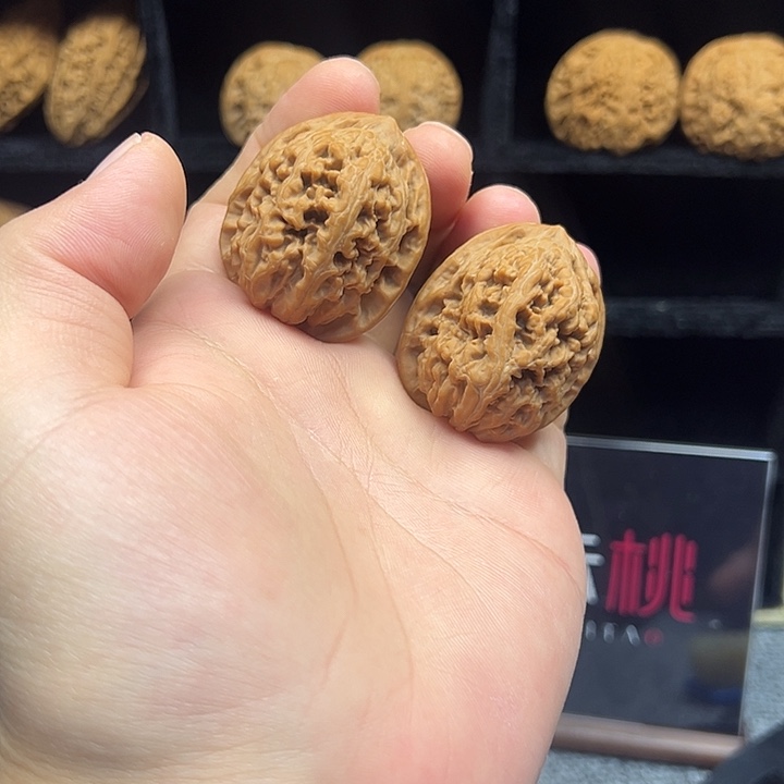 文玩核桃吊坠凤凰台