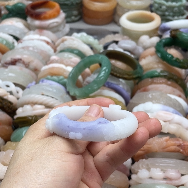 石英岩玉手镯未镶嵌