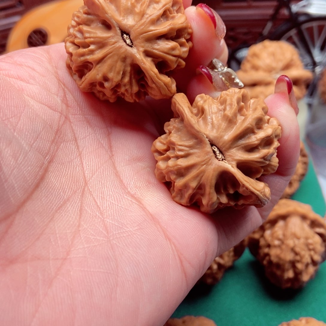 文玩核桃吊坠龙鳞纹全39已打底