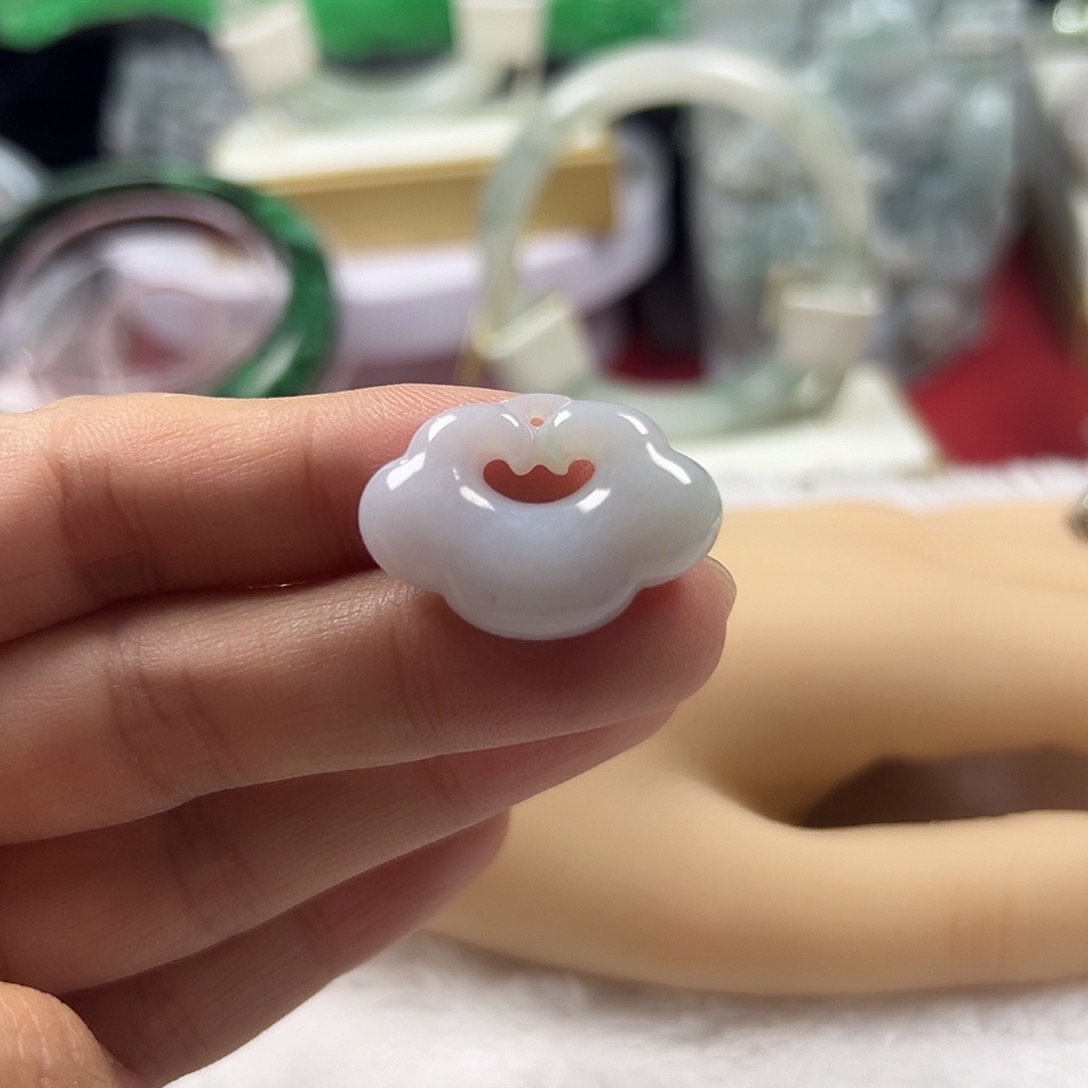 颈饰未镶嵌翡翠缅甸天然翡翠如意