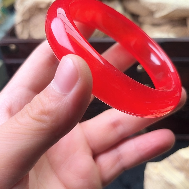 翡翠手镯未镶嵌啊啊