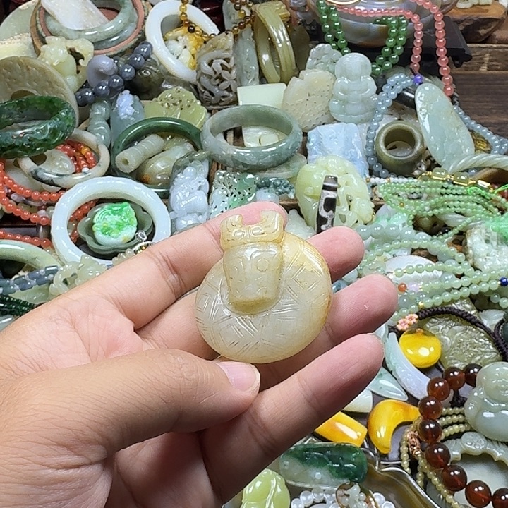 未镶嵌和田玉挂件