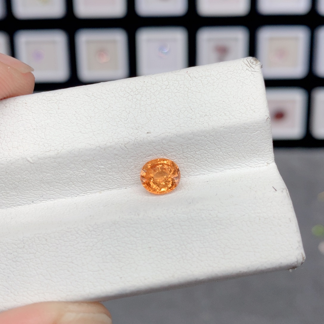 石榴石（芬达石）裸石未镶嵌1.17克拉