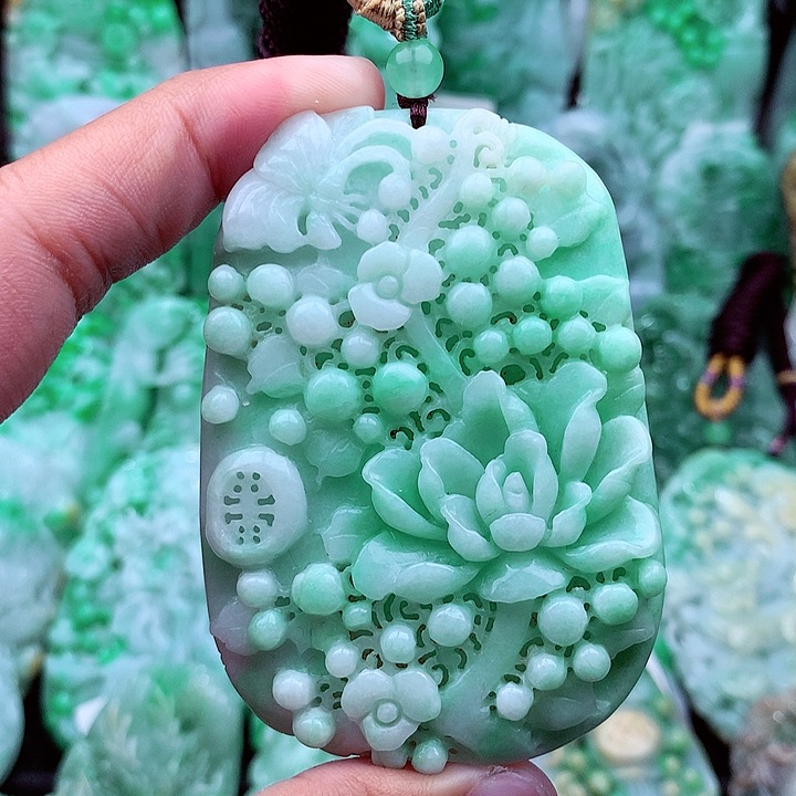 翡翠吊坠(不含链)未镶嵌