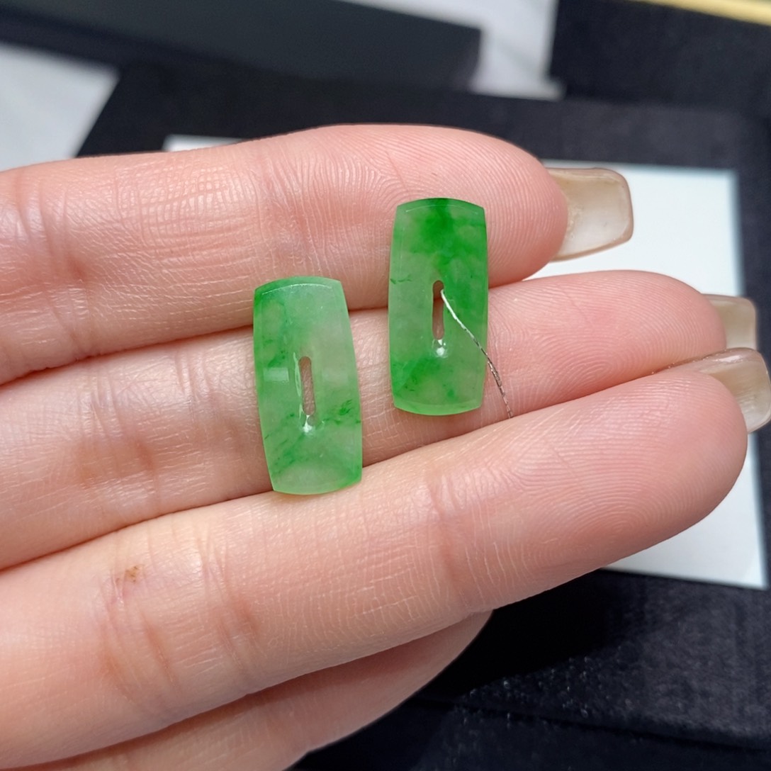 翡翠耳饰未镶嵌福贝