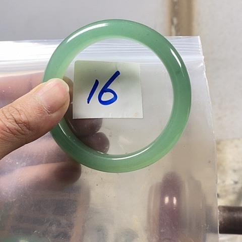 石英质玉手镯未镶嵌5758