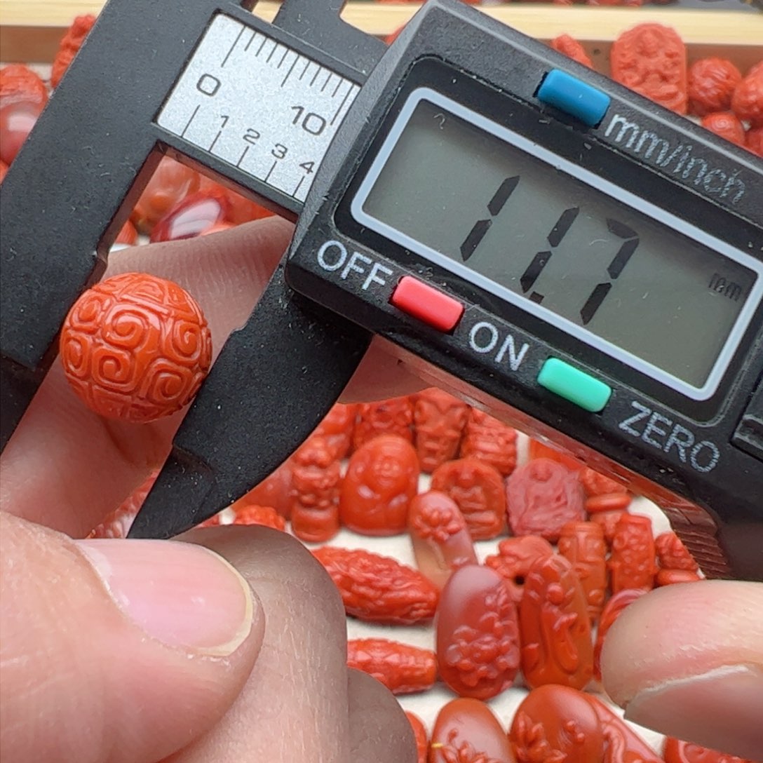 南红玛瑙配饰未镶嵌