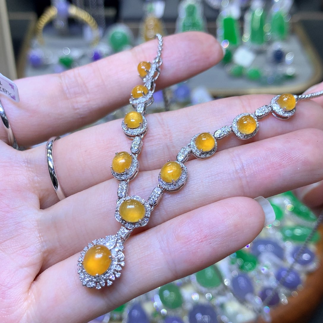 【闪购商品】翡翠颈饰18K金镶嵌翡翠吊坠项链