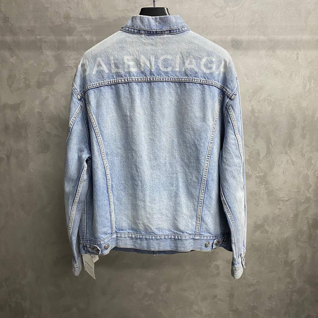 未使用 Balenciaga/巴黎世家 浅蓝背后牛仔夹克44/46/48