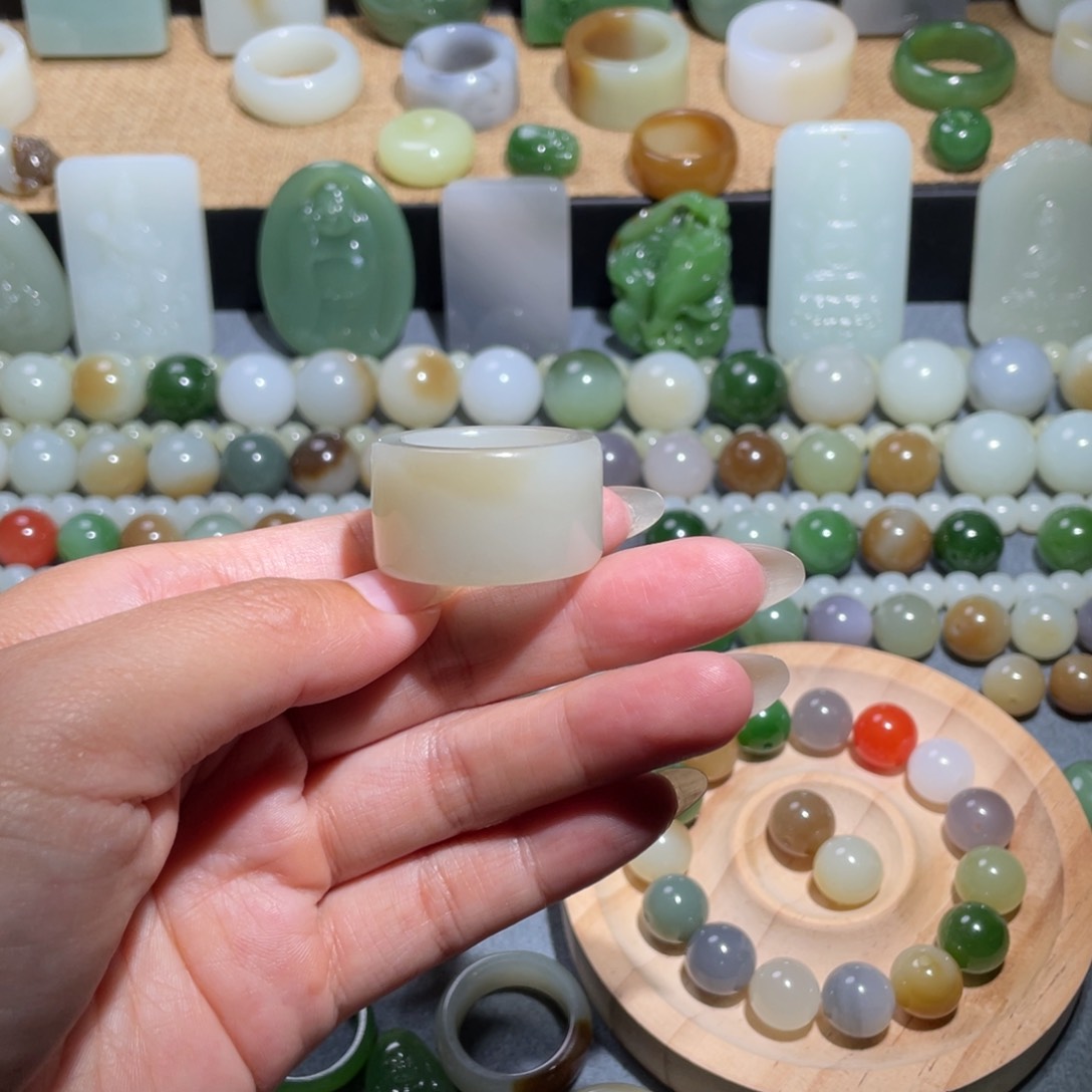 五***味和田玉戒指未镶嵌