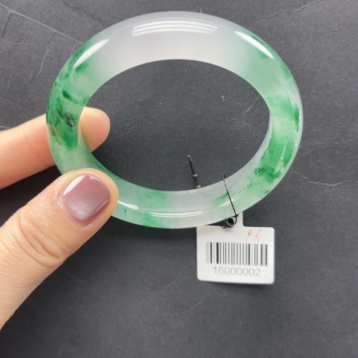 芷***馨石英质玉未镶嵌手镯