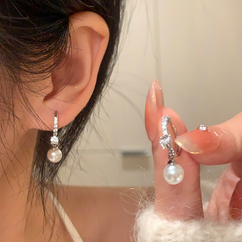 铜合金耳饰 120 爆闪气质珠珠耳扣高级感精致耳饰女耳环大气耳钉