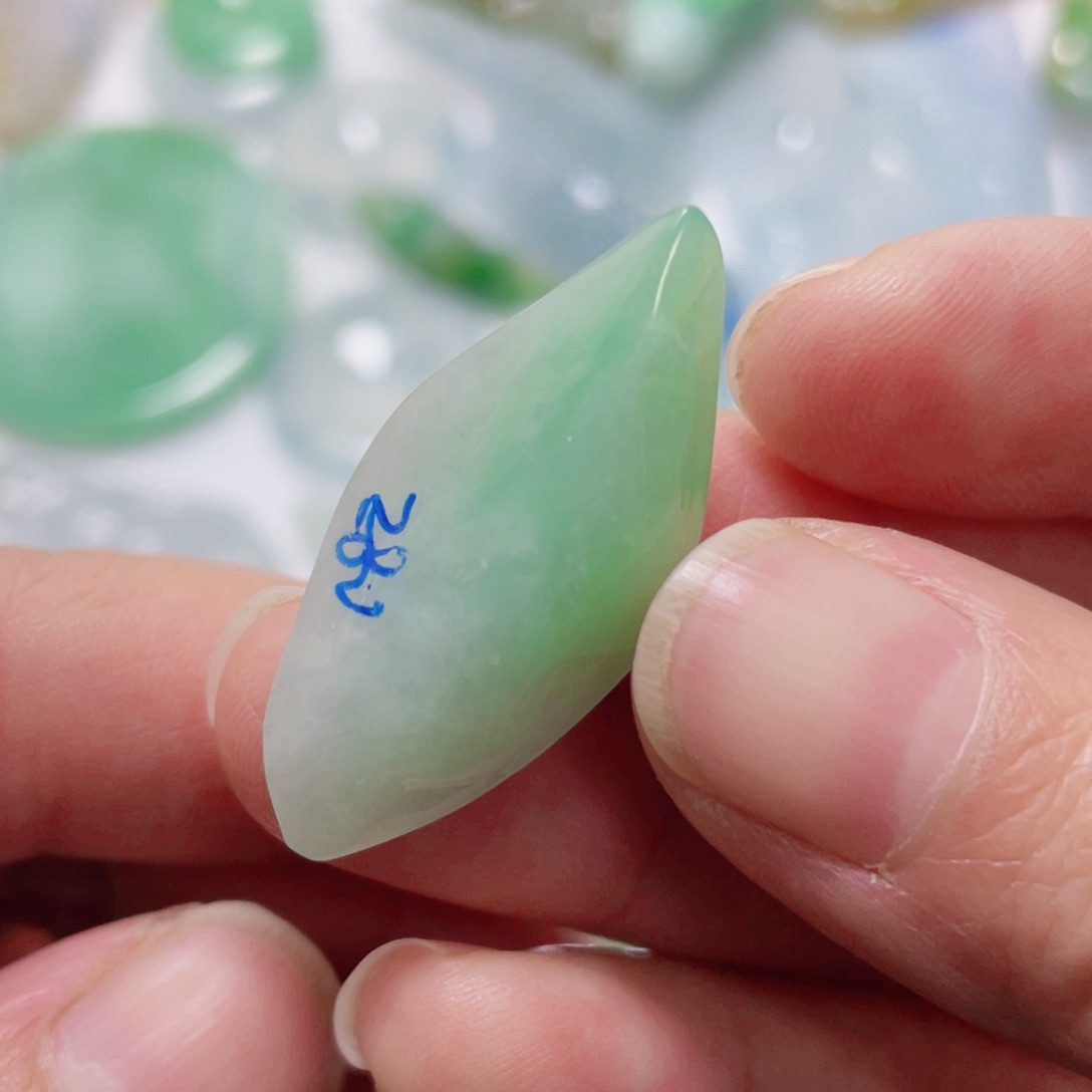 定制翡翠未镶嵌包工