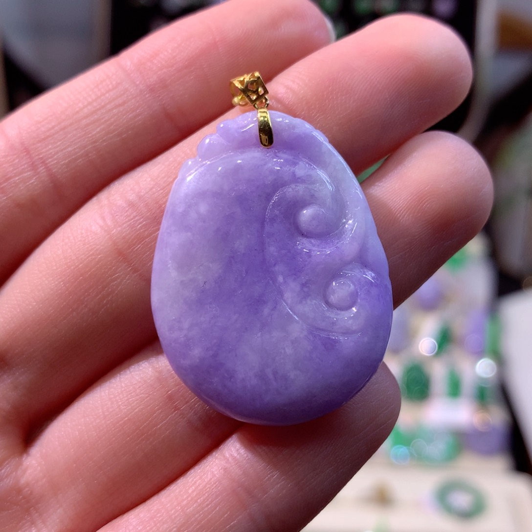 翡翠颈饰18K金镶嵌翡翠