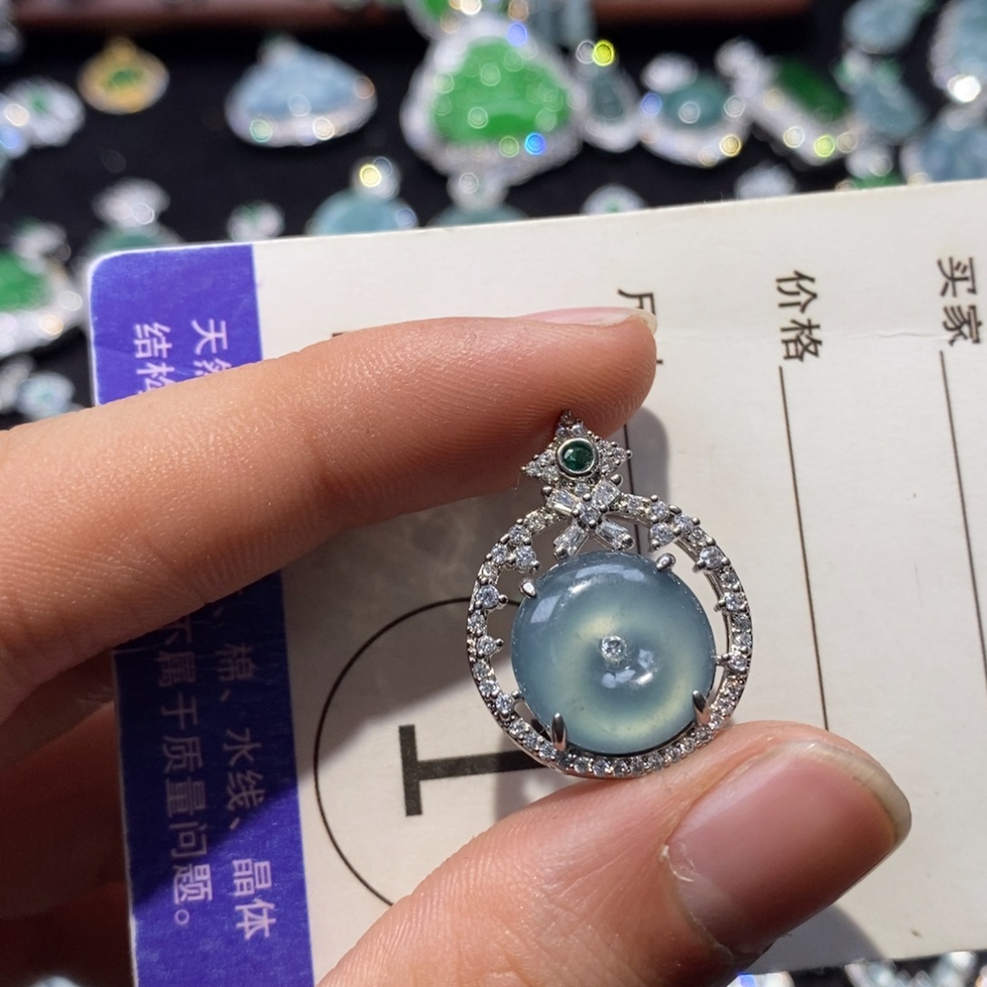 翡翠未镶嵌颈饰翡翠
