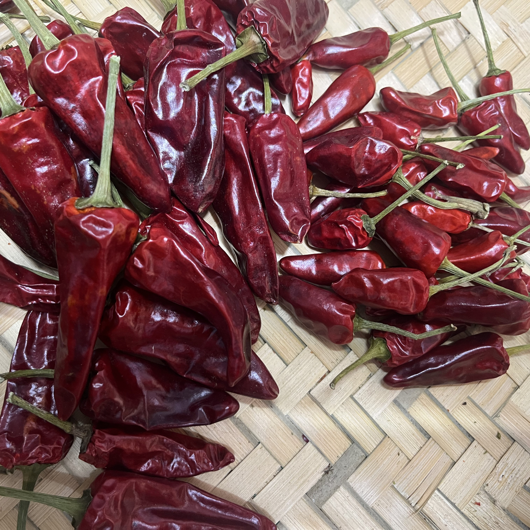 贵州高山农家手工挑选大小子弹头卤煮炝炒干辣椒