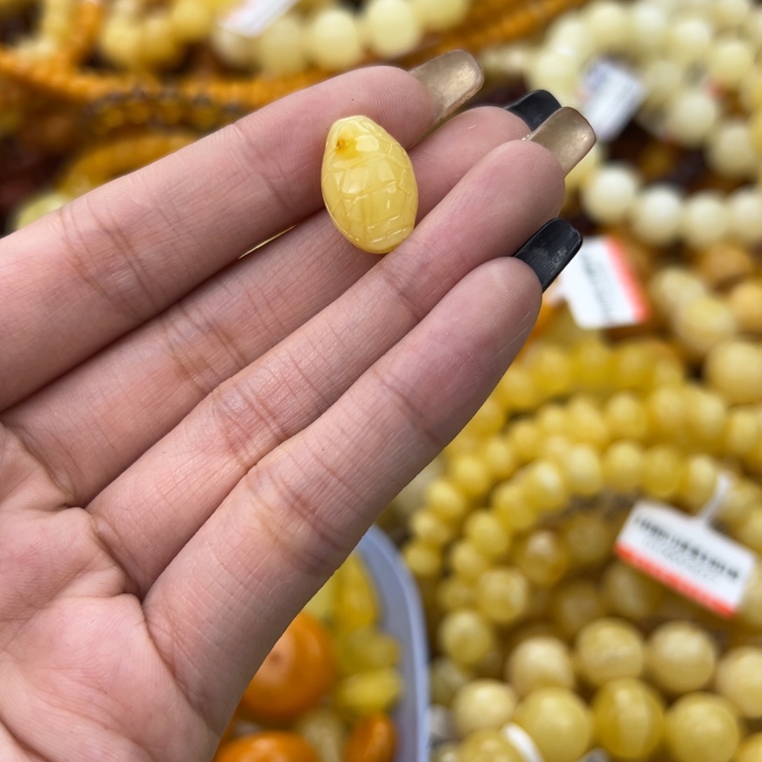 琥珀珠宝奇石未镶嵌