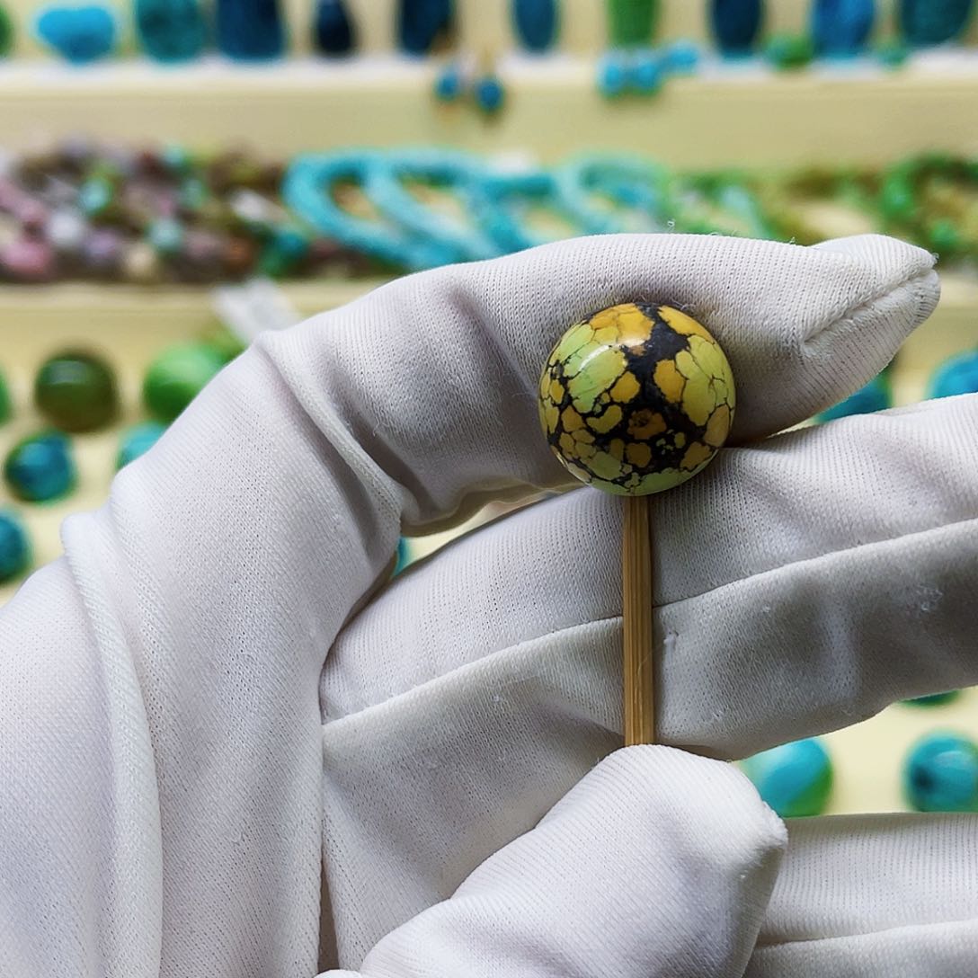 绿松石颈饰未镶嵌