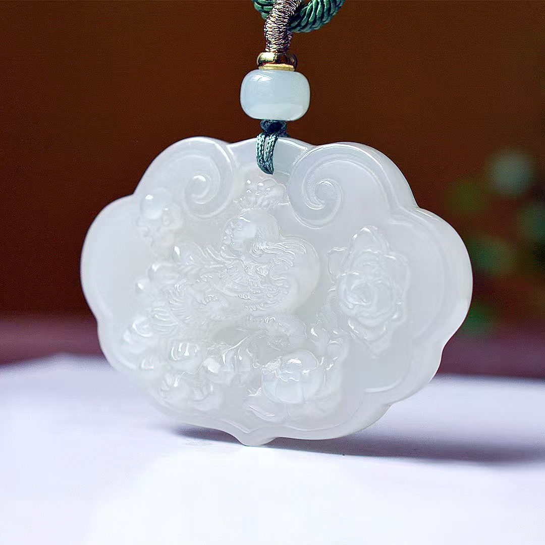 上等天然精致和田玉青海料《凤凰牡丹》多样性发货 拍一发一