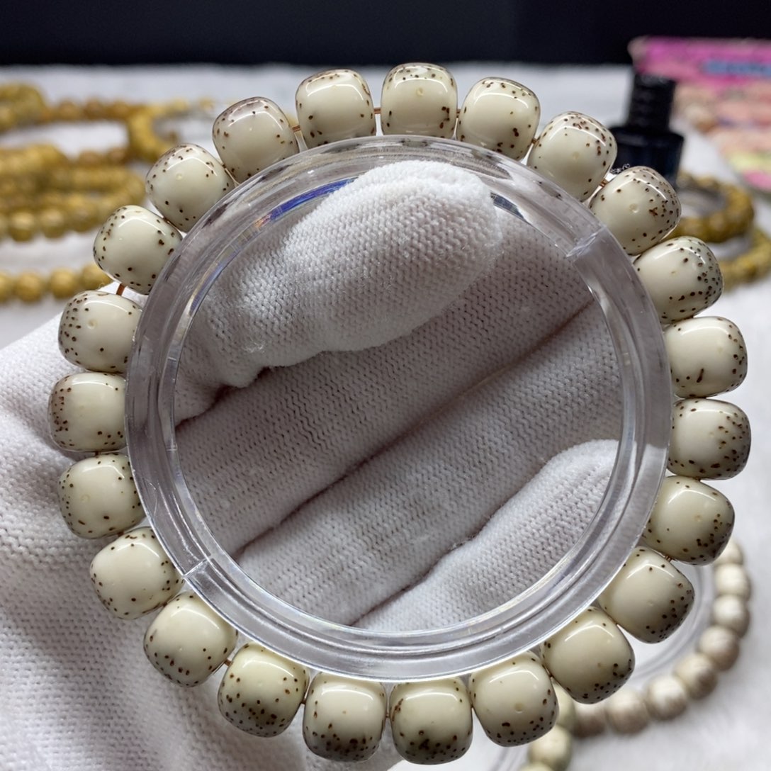 星月菩提手串河豚带浅月