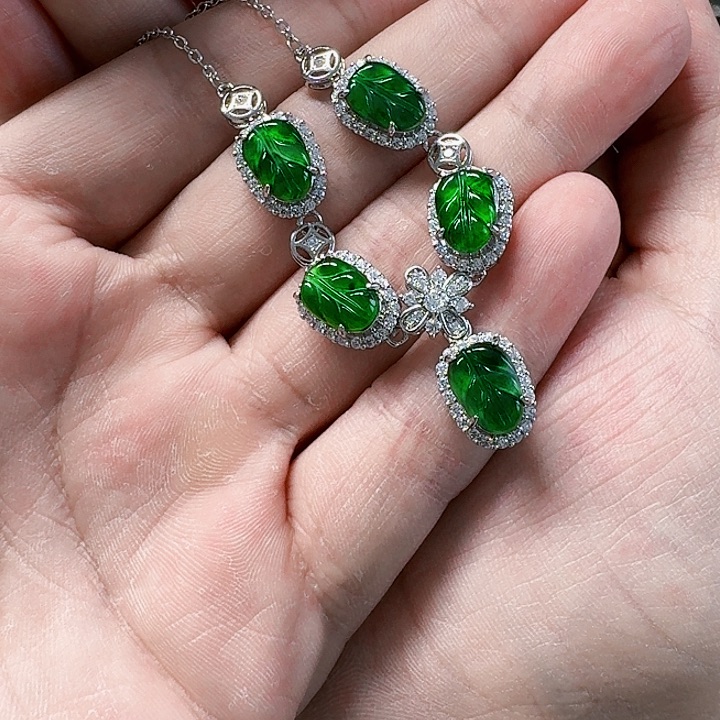 翡翠颈饰未镶嵌天然A货翡翠放漏