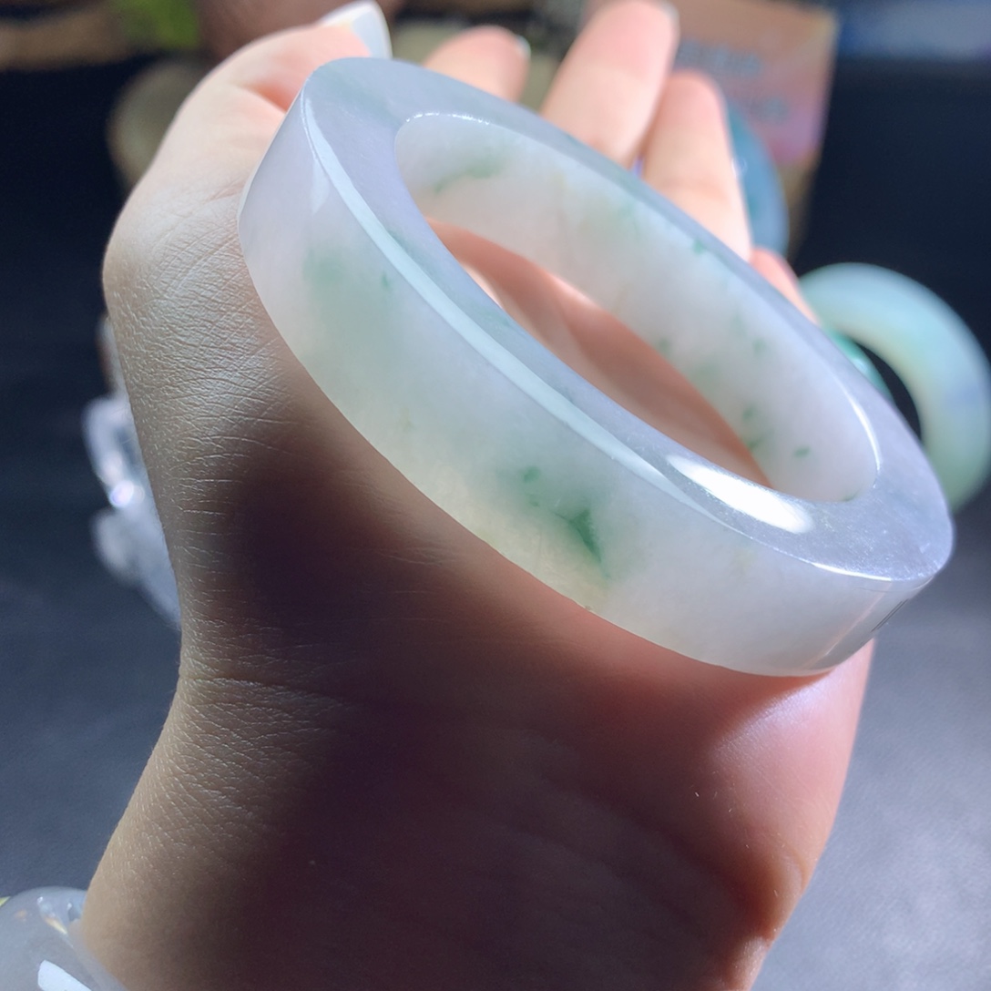 定制翡翠未镶嵌手镯