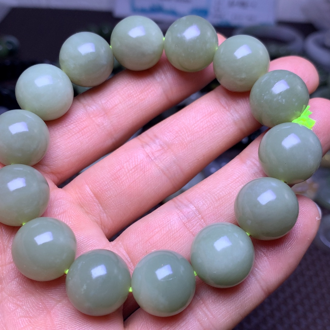 和田玉未镶嵌手串