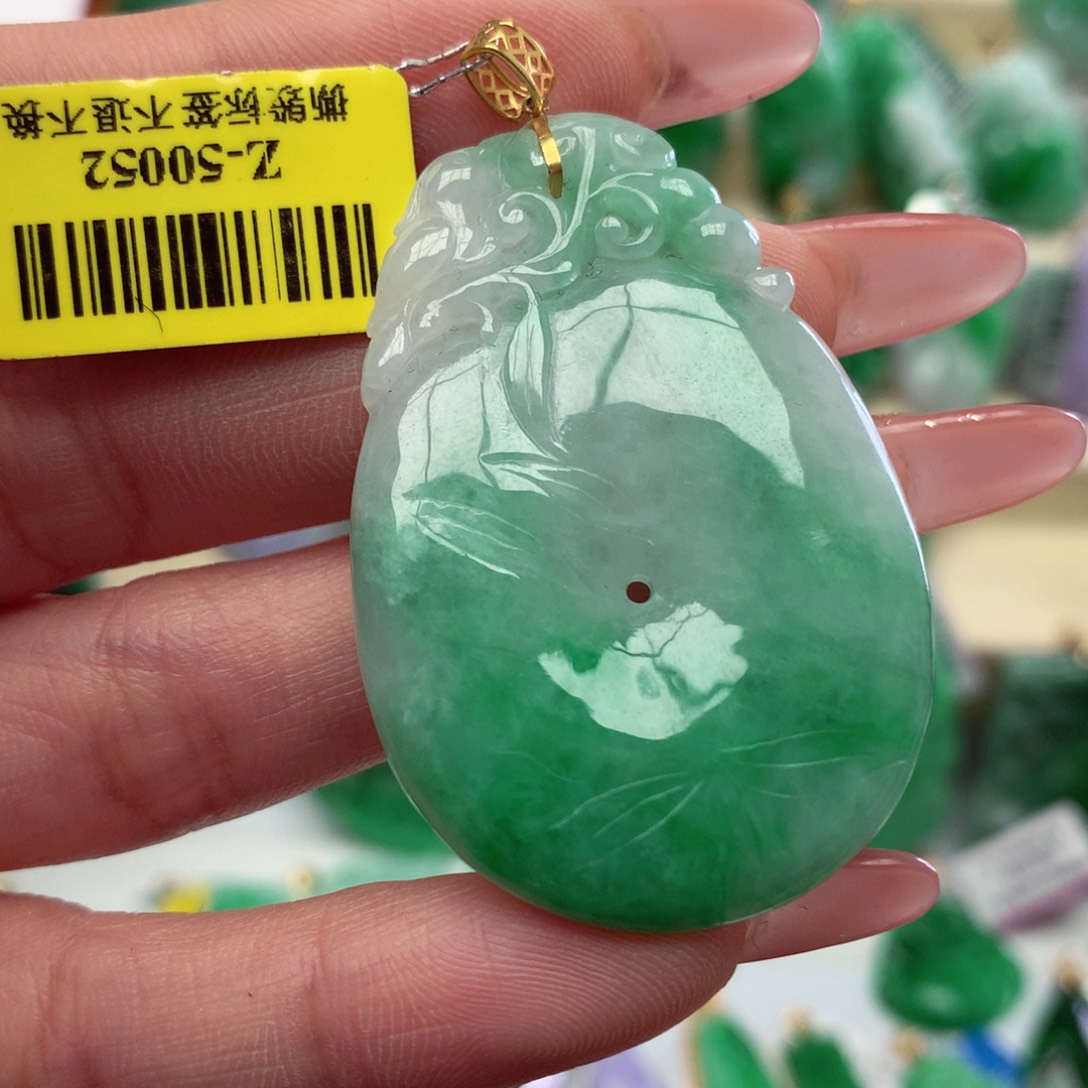 翡翠颈饰18K金镶嵌挂件