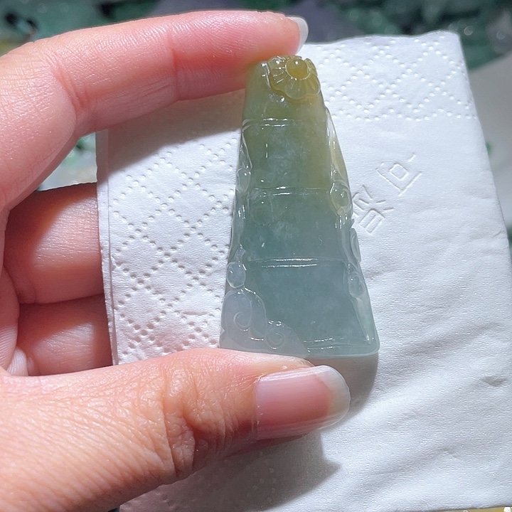 颈饰未镶嵌翡翠天