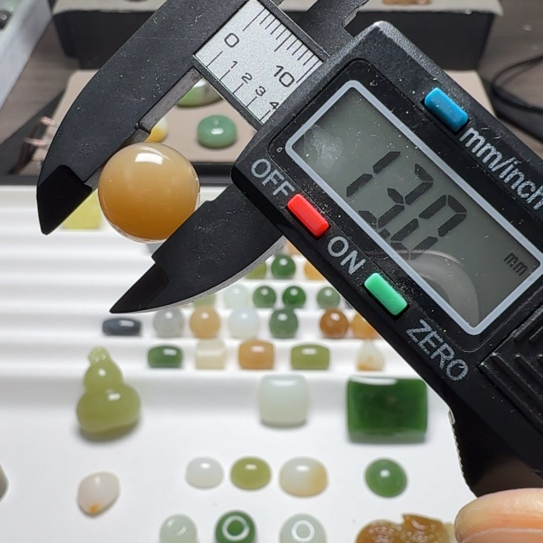 颈饰未镶嵌和田玉飞****)