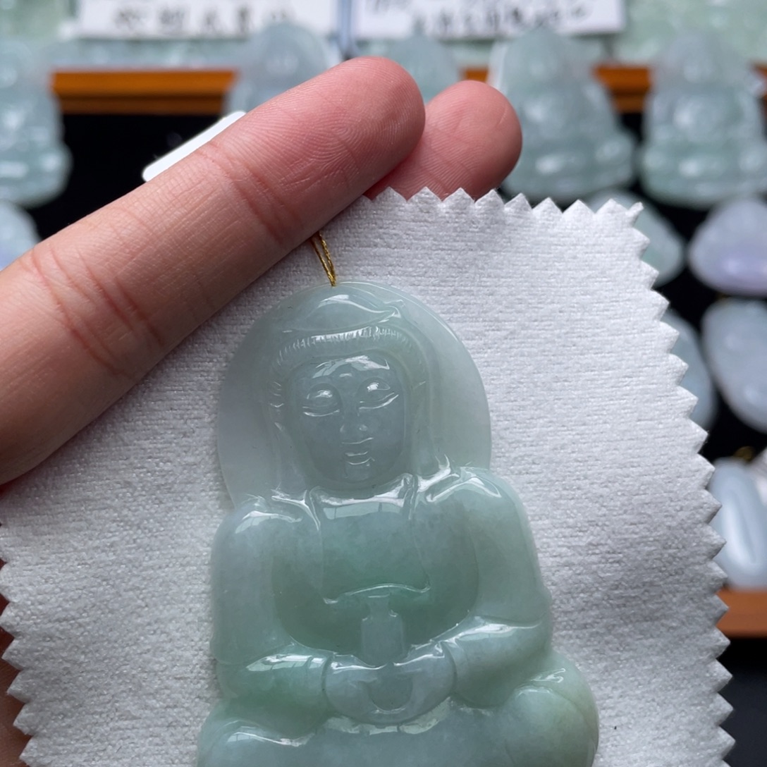 颈饰未镶嵌翡翠观音
