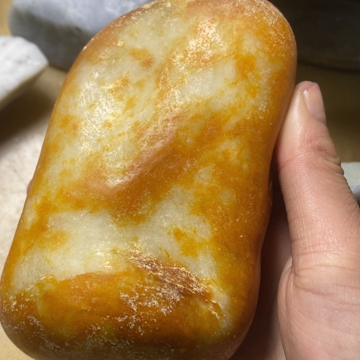 透闪石质玉挂件未镶嵌