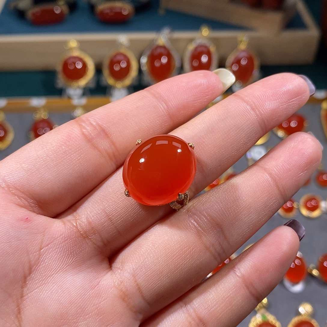 南红玛瑙戒指18K金镶嵌开****^